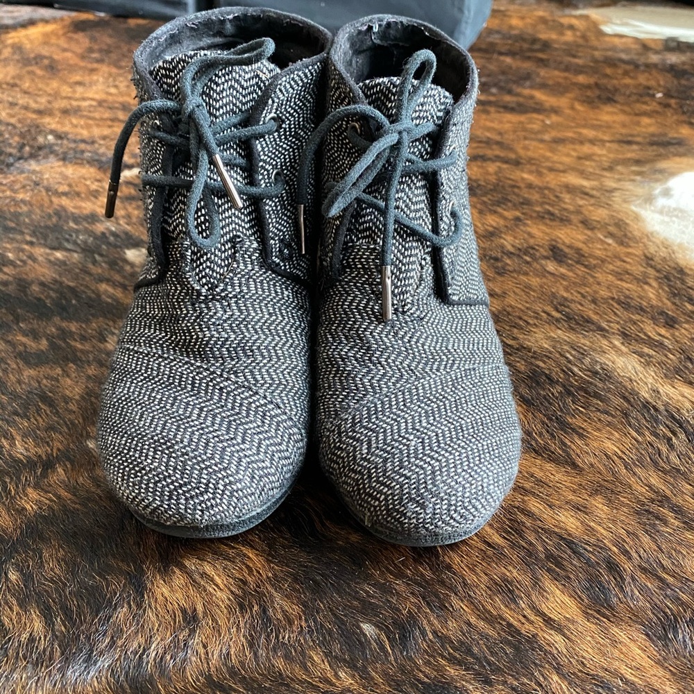 Tom’s Booties! - Picture 2 of 3